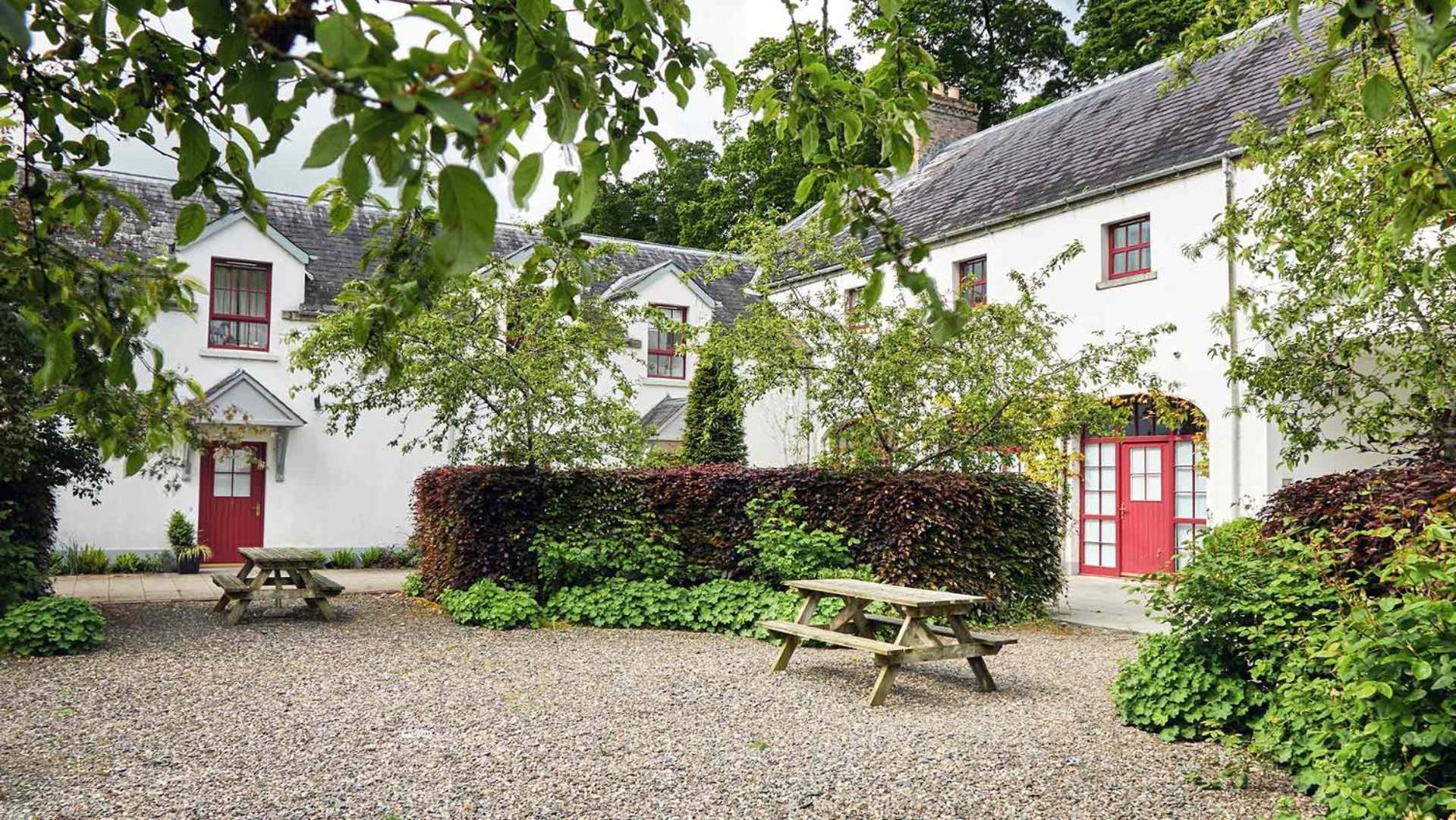 Villa Old Stable Mews Castle Leslie à Glaslough Extérieur photo